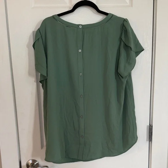 LOFT Sage Green Women's Blouse Plus size - Picture 4 of 4